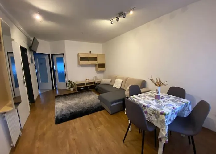 Mary\'S City Room